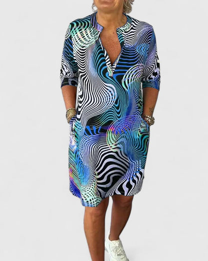 Helinae | Sophisticated V-Neck Dress